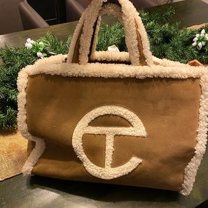 🔥TEFLAR/UGG TOTEBAG!!🔥